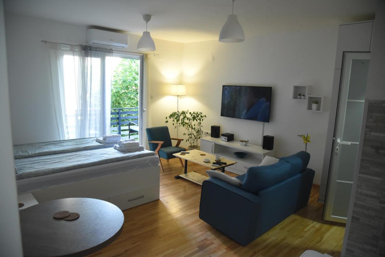 Dekart Apartment Ni Eksteriør bilde